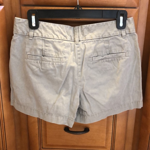 ⭐️ LOFT Grey Chino Shorts - Picture 4 of 5